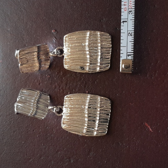 Fashion Jewelry Textured Silver Earrings - Picture 3 of 5